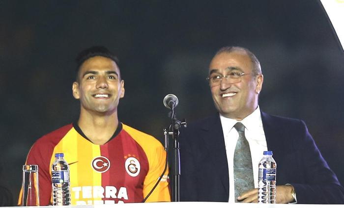 Galatasaray son dakika... Abdurrahim Albayrak, Falcaoyu bırakmadı