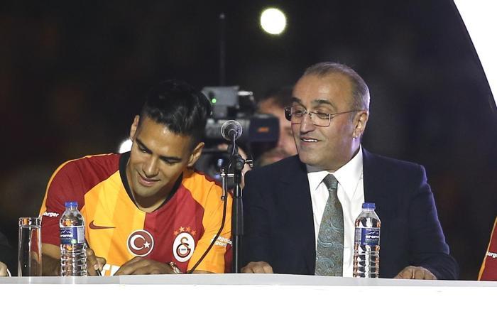 Galatasaray son dakika... Abdurrahim Albayrak, Falcaoyu bırakmadı