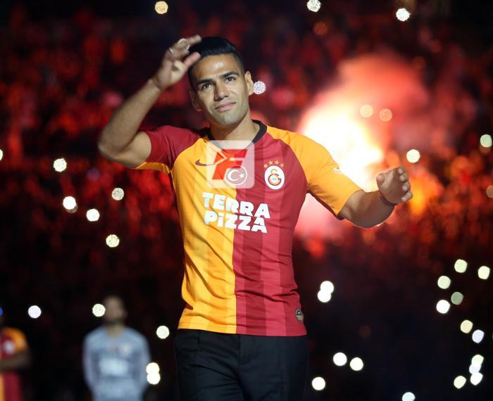 Galatasaray son dakika... Abdurrahim Albayrak, Falcaoyu bırakmadı