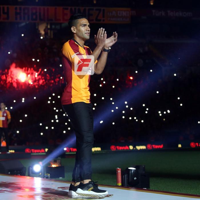 Galatasaray son dakika... Abdurrahim Albayrak, Falcaoyu bırakmadı