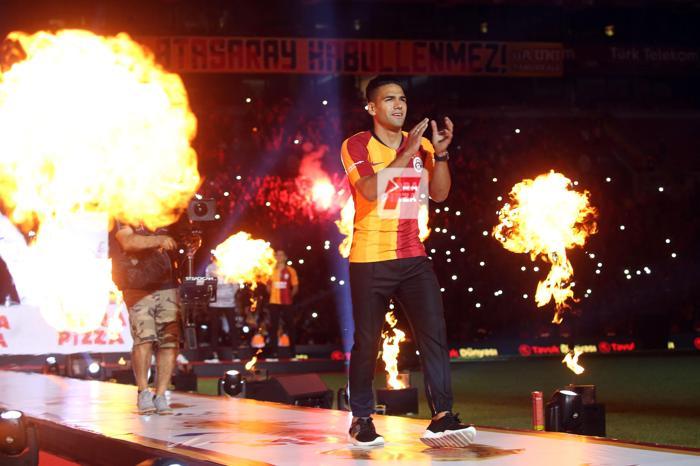 Galatasaray son dakika... Abdurrahim Albayrak, Falcaoyu bırakmadı