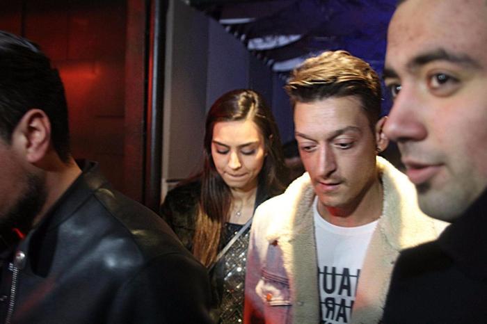 Mesut Özil, Amine Gülşe ile evleniyor