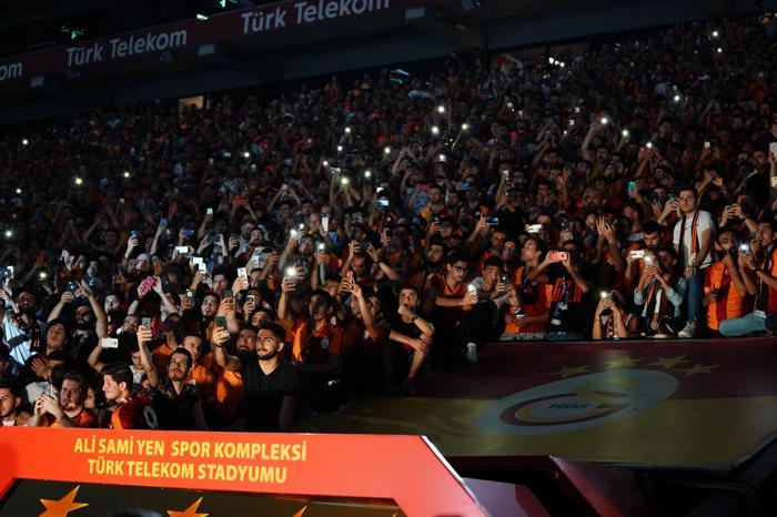 Galatasaray son dakika... Abdurrahim Albayrak, Falcaoyu bırakmadı