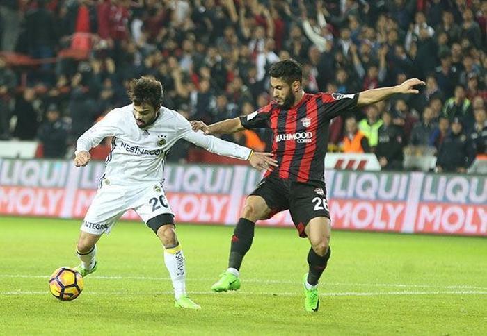 Üç büyüklerde forma giyen oyuncuların yıllık ücretleri