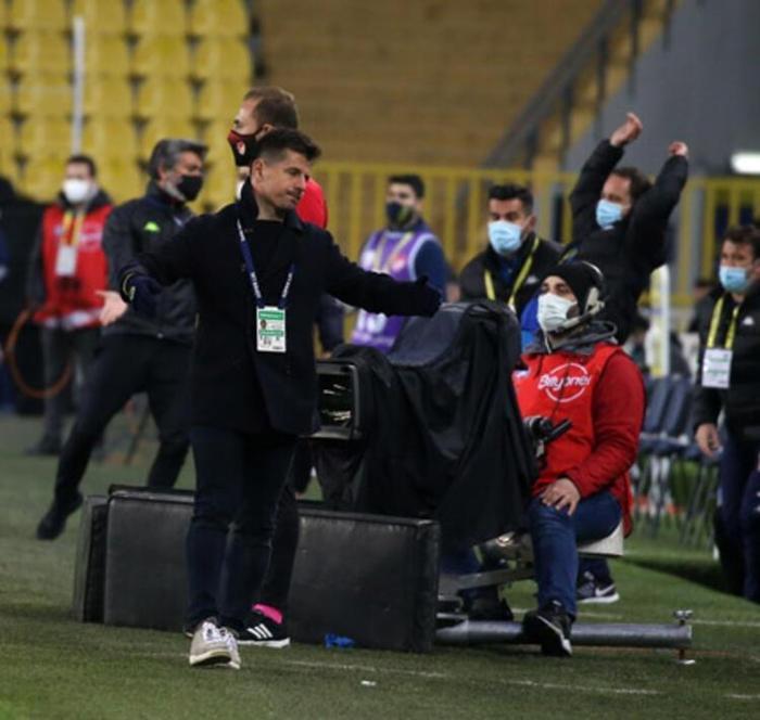 SON DAKİKA Fenerbahçede Erol Bulut gerçeği ortaya çıktı Sözleşmesinde dikkat çeken detay
