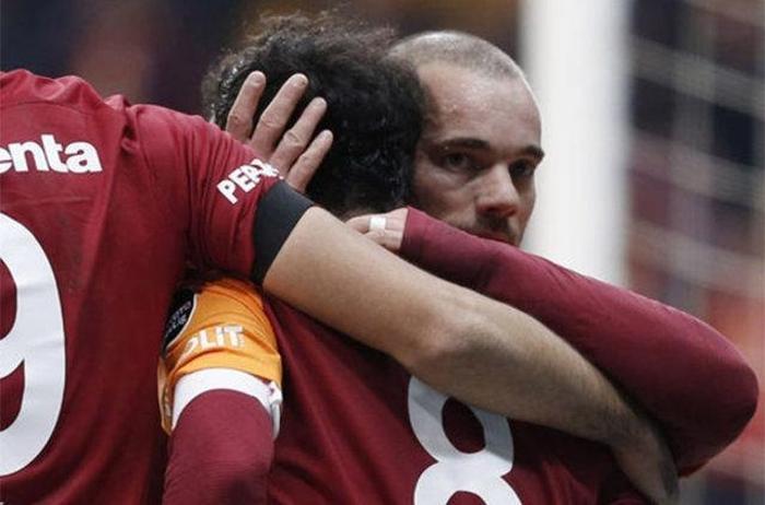 Sneijder ve Selçuk İnan ile ilgili flaş karar