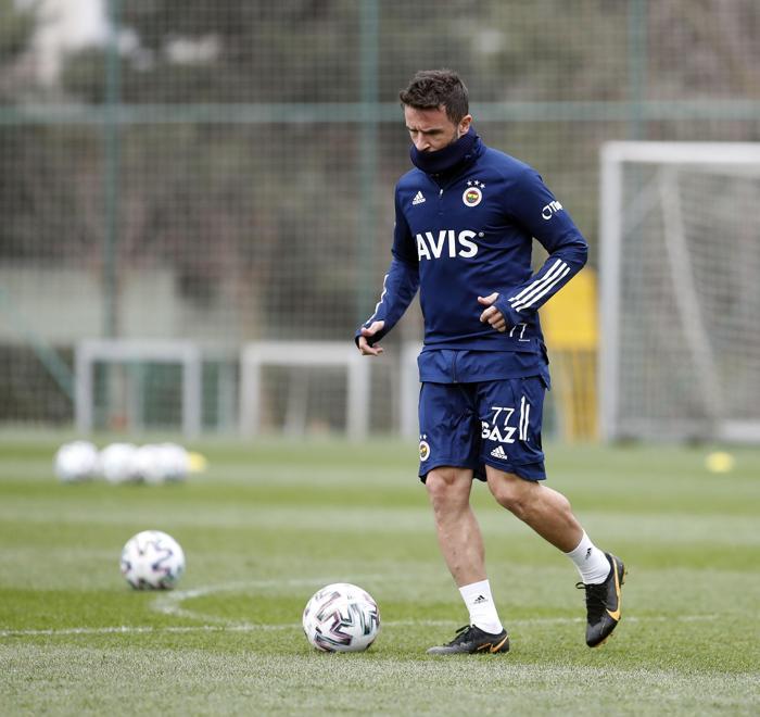 Fenerbahçede son dakika Emre Belözoğlu kararını verdi...