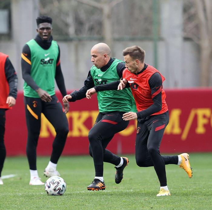 Galatasarayda son dakika Fatih Terim yolların ayrılmasını istedi...