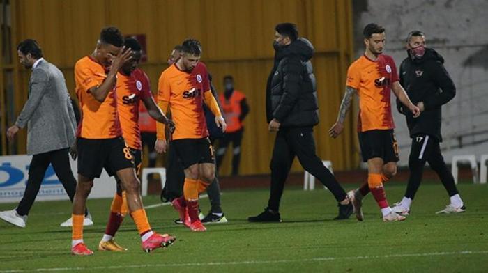 Galatasarayda son dakika Fatih Terim yolların ayrılmasını istedi...