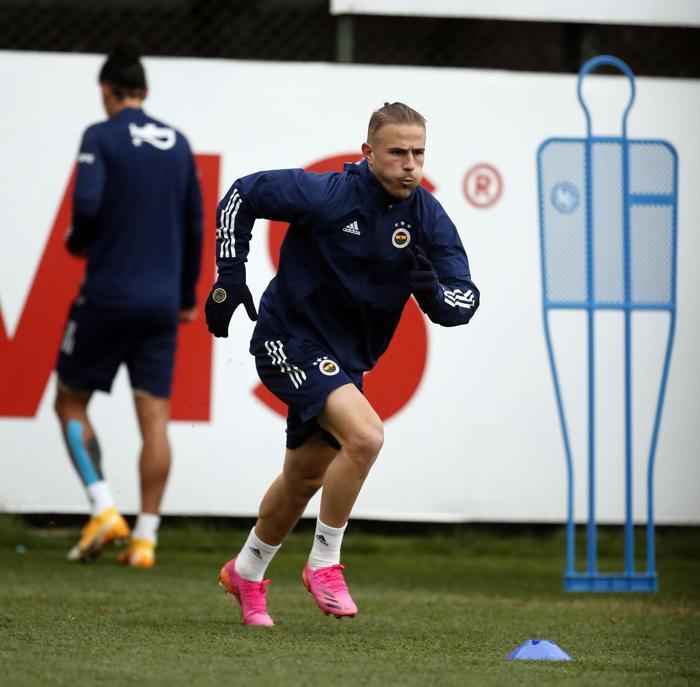 Fenerbahçede son dakika Emre Belözoğlu kararını verdi...