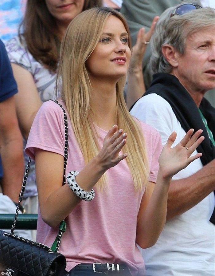Tenisçi Tomas Berdych, Ester Satorova ile nişanlandı