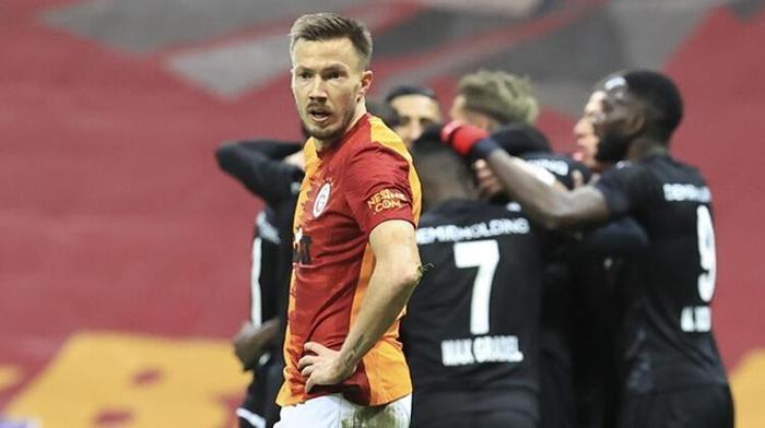 Galatasarayda son dakika Fatih Terim yolların ayrılmasını istedi...