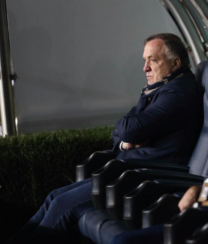 Advocaat, Pereiranın eleştirildiği her şeyi yaptı