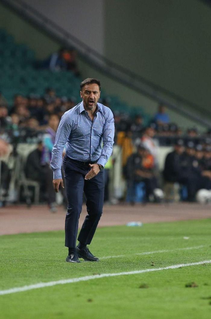Advocaat, Pereiranın eleştirildiği her şeyi yaptı