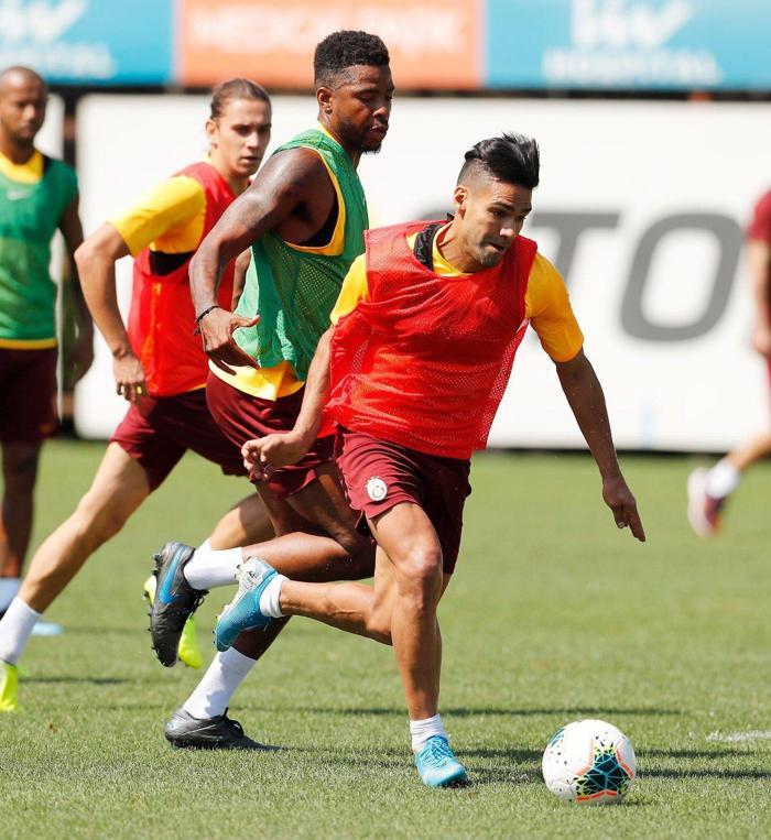 Galatasarayda Fatih Terim neden iki gündür idmana çıkmıyor