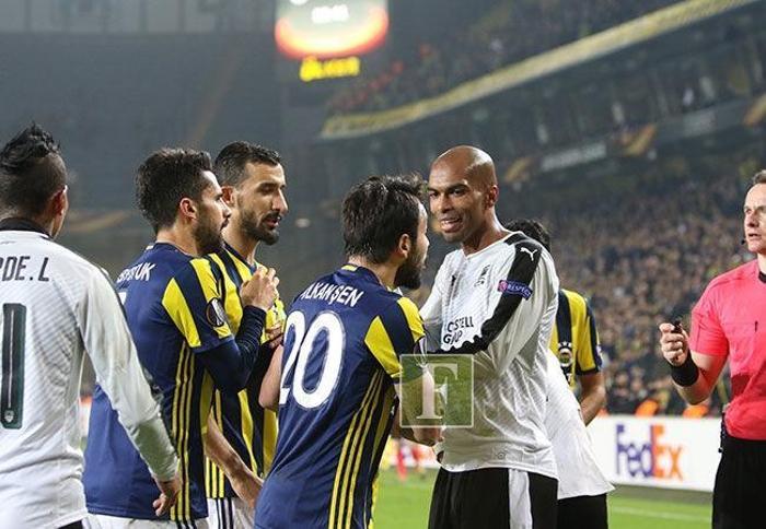 Rus spiker: Fenerbahçeli taraftarlar bir şeye tepki gösteriyor ama anlamadım
