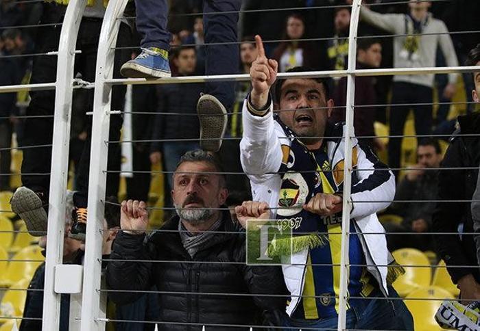 Rus spiker: Fenerbahçeli taraftarlar bir şeye tepki gösteriyor ama anlamadım