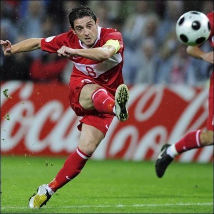 9-) NİHAT KAHVECİ