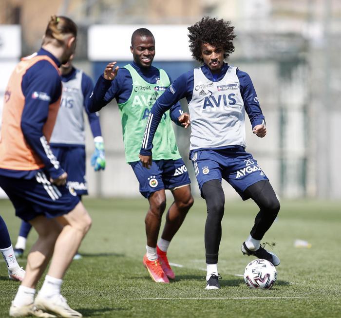 Fenerbahçe idmanından kareler Yüzler gülüyor