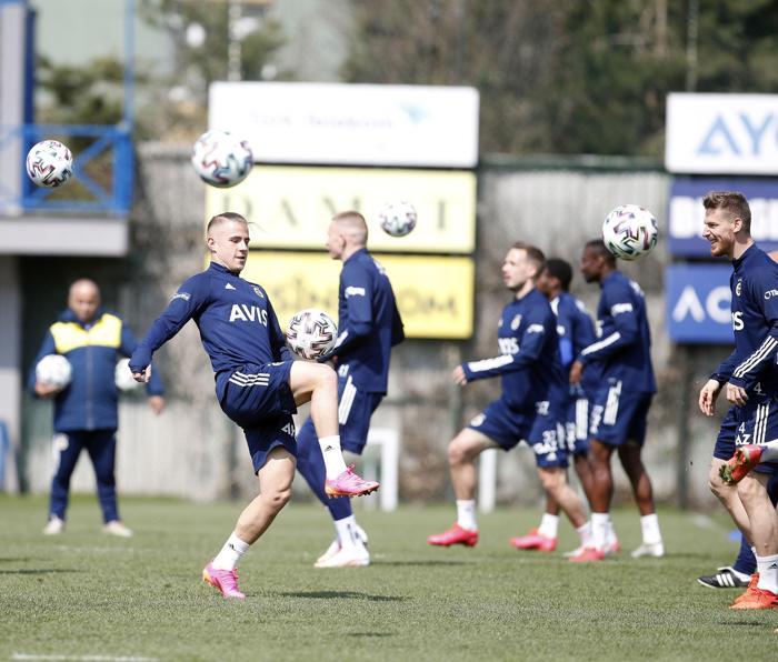 Fenerbahçe idmanından kareler Yüzler gülüyor