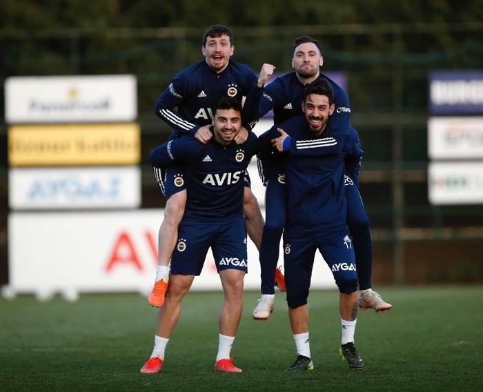 Fenerbahçe idmanından kareler Yüzler gülüyor