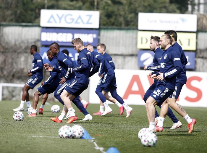 Fenerbahçe idmanından kareler Yüzler gülüyor