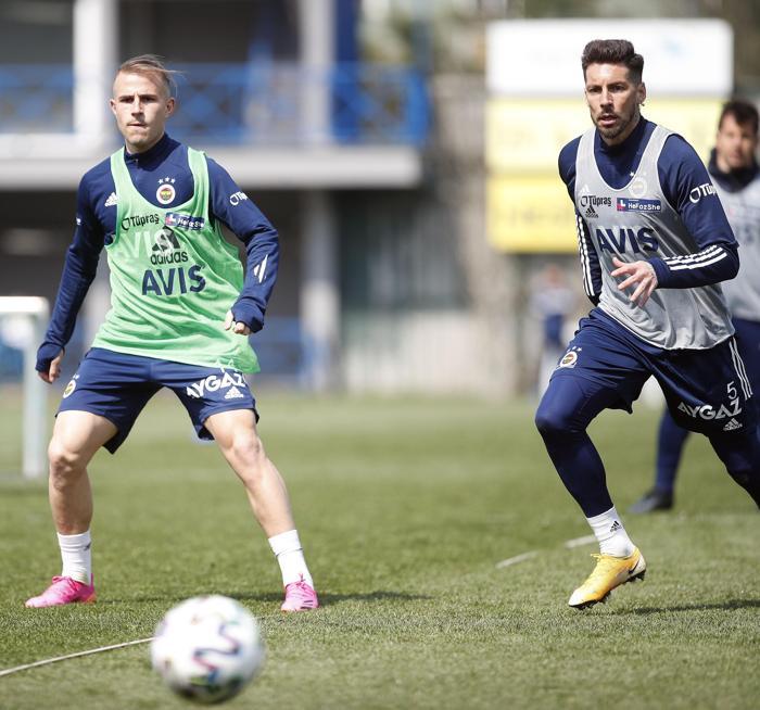 Fenerbahçe idmanından kareler Yüzler gülüyor