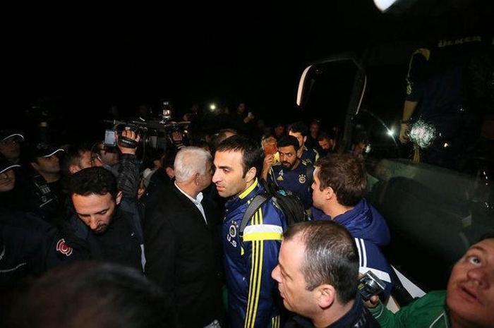 Fenerbahçe takım otobüsüne yapılan saldırıda FETÖ şüphelisi bekçi olay yerinde nöbetçiymiş