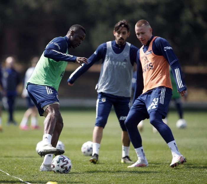 Fenerbahçe idmanından kareler Yüzler gülüyor