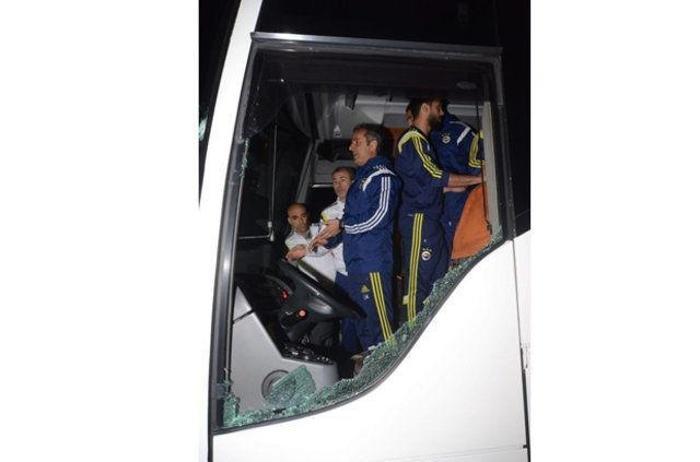 Fenerbahçe takım otobüsüne yapılan saldırıda FETÖ şüphelisi bekçi olay yerinde nöbetçiymiş