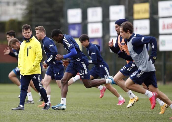 Son dakika - Fenerbahçede ayrılık ve emeklilik kararı...