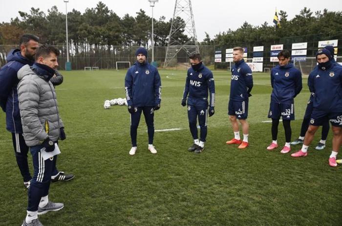 Son dakika - Fenerbahçede ayrılık ve emeklilik kararı...