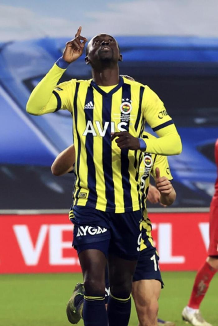 Son dakika - Fenerbahçede ayrılık ve emeklilik kararı...