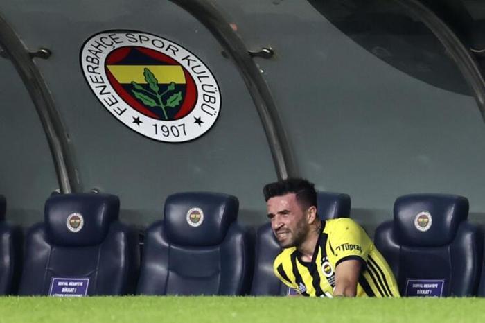 Son dakika - Fenerbahçede ayrılık ve emeklilik kararı...