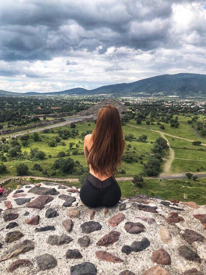 Dünyanın en seksi sunucusu Yanet Garcia görevini bırakıyor