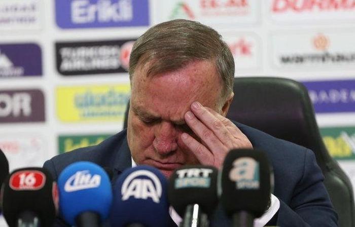 Fenerbahçeli futbolcular duvarları yumrukladı