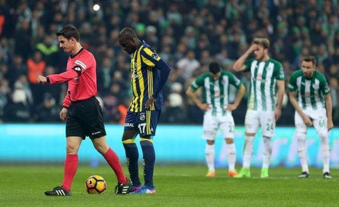 Fenerbahçeli futbolcular duvarları yumrukladı