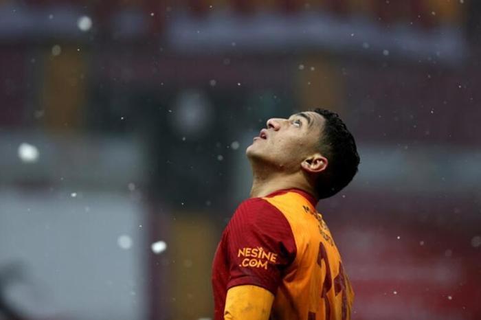 Galatasaraylı Mostafa Mohamedden sürpriz adım 2 dev kulüp peşinde