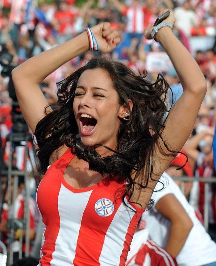 Larissa Riquelmeye büyük şok