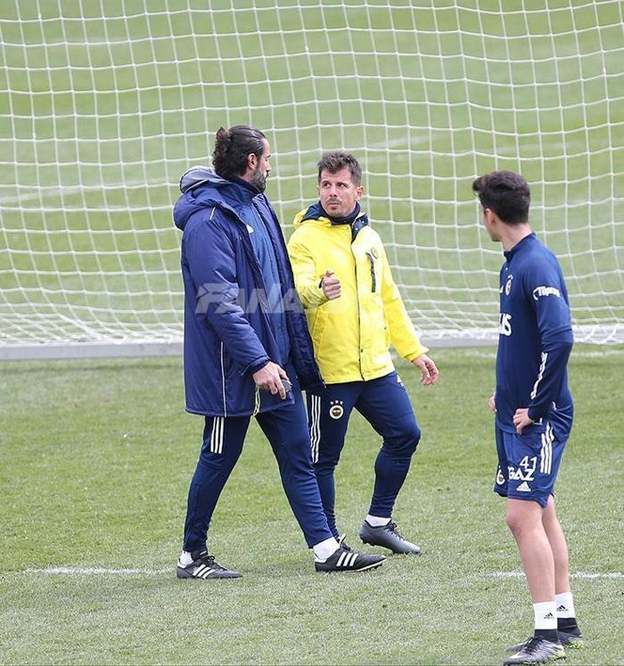 Fenerbahçe idmanında Emre Belözoğlu rüzgarı