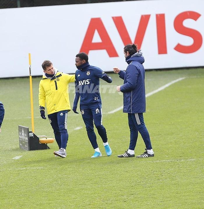 Fenerbahçe idmanında Emre Belözoğlu rüzgarı