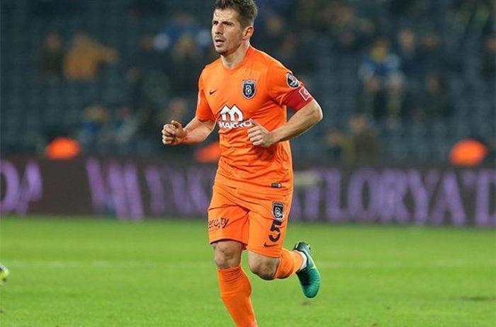Emre Belözoğlu fena patladı