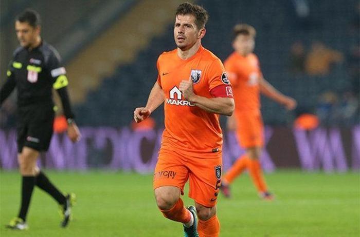 Emre Belözoğlu fena patladı