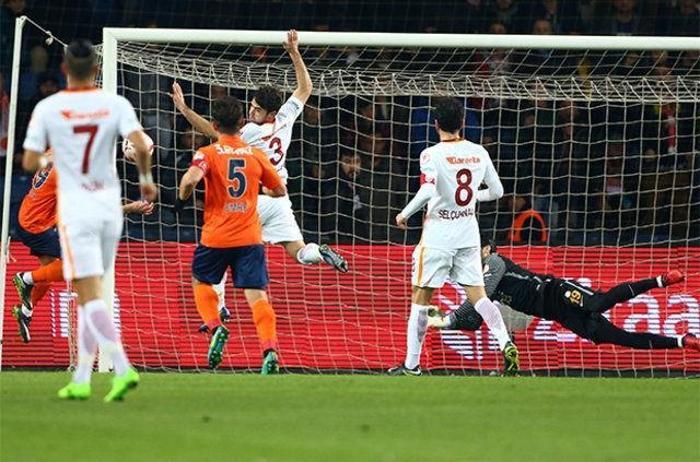 Emre Belözoğlu fena patladı
