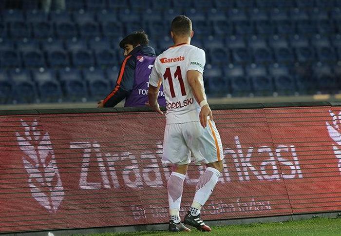 Galatasarayda takımın yarısı değişiyor