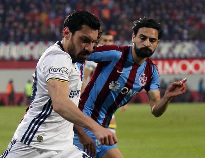 Şener Özbayraklı