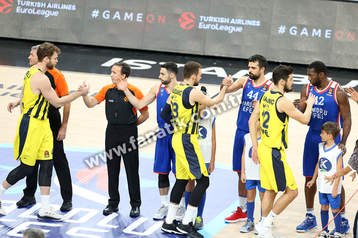 EuroLeaguede Türk derbisi heyecanı yaşandı