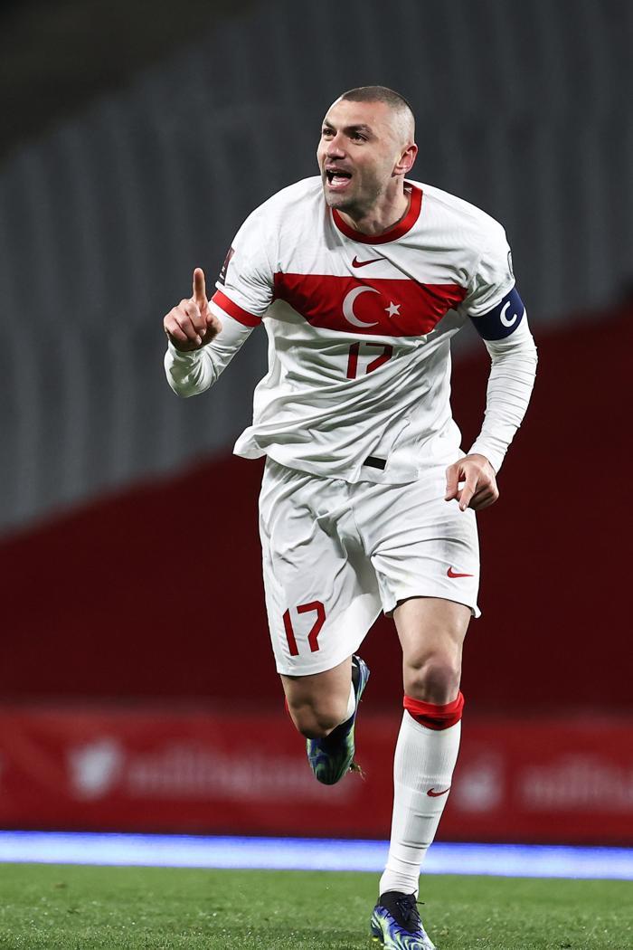 Türkiye-Hollanda maçına Burak Yılmaz damga vurdu
