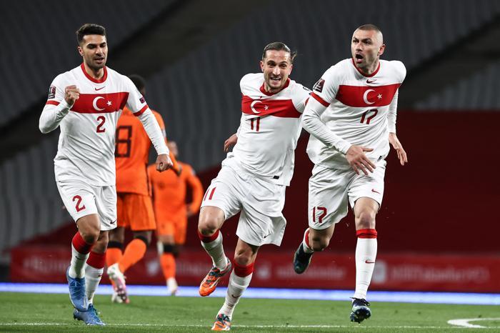 Türkiye-Hollanda maçına Burak Yılmaz damga vurdu