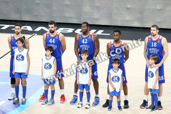 EuroLeaguede Türk derbisi heyecanı yaşandı